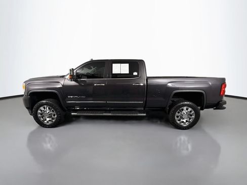 Used 2016 GMC Sierra 2500 Denali w/ Duramax Plus Package AWD/4WD image 8