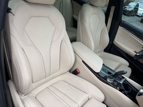 Used 2019 BMW 530i xDrive w/ Convenience Package AWD/4WD image 9