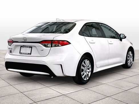 Used 2020 Toyota Corolla LE FWD image 11