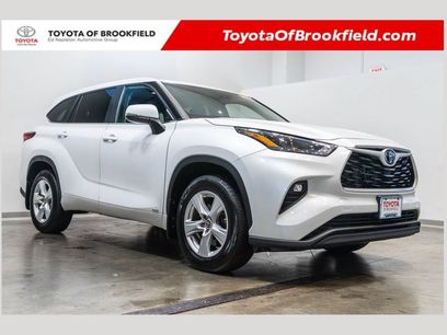Used 2023 Toyota Highlander LE