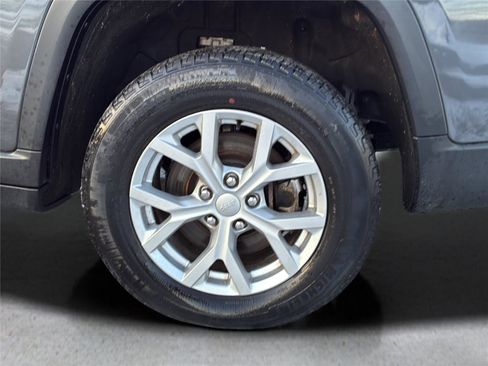 Used 2023 Jeep Grand Cherokee L Limited image 45