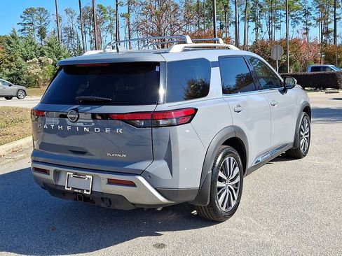 Used 2022 Nissan Pathfinder Platinum w/ Cargo Package image 6
