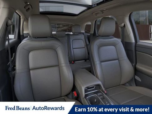 New 2026 Lincoln Corsair Premiere image 12