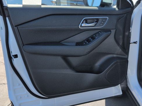 New 2026 Nissan Rogue Platinum image 13