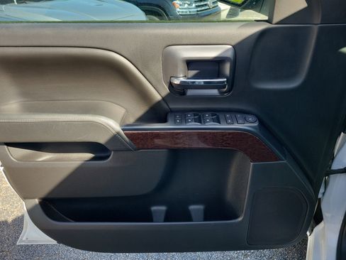 Used 2015 GMC Sierra 1500 SLE w/ SLE Value Package image 17