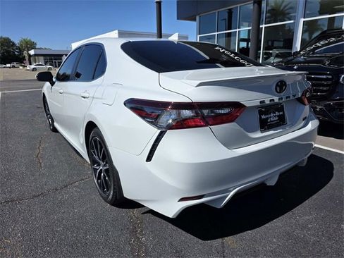 Used 2023 Toyota Camry SE image 8