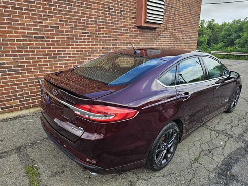 Used 2018 Ford Fusion SE w/ Equipment Group 601A FWD image 16
