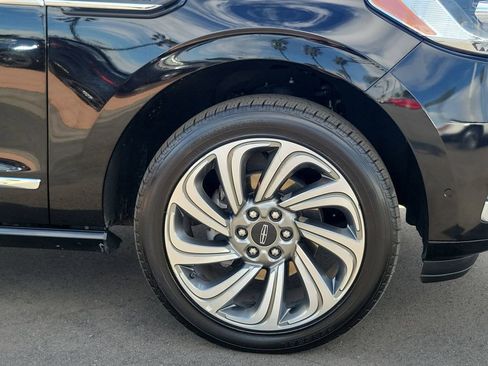 Used 2024 Lincoln Navigator Reserve image 36