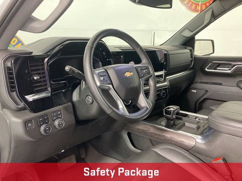Used 2023 Chevrolet Silverado 1500 LTZ AWD/4WD image 16