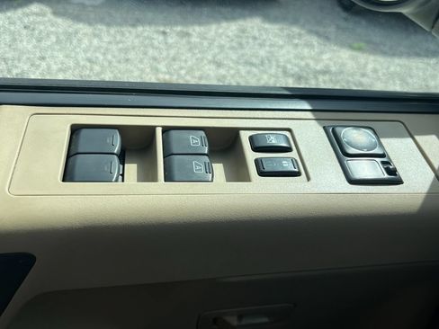 Used 2014 Nissan Titan SV w/ SV Value Truck Package AWD/4WD image 19