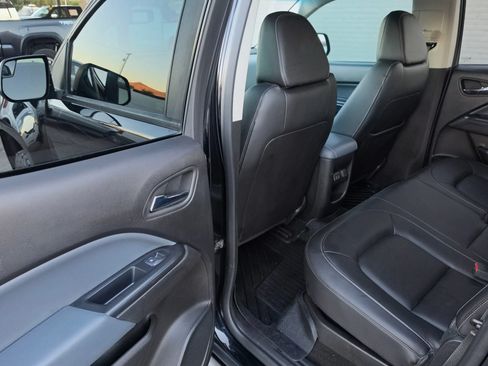 Used 2018 Chevrolet Colorado Z71 w/ Z71 Midnight Edition AWD/4WD image 37