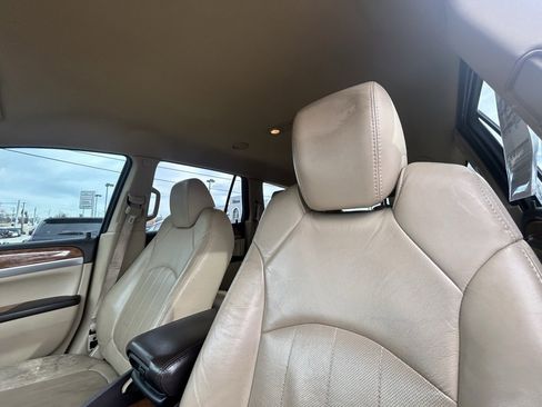 Used 2011 Buick Enclave CXL image 14