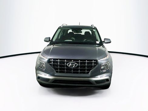 Used 2025 Hyundai Venue SEL FWD image 2