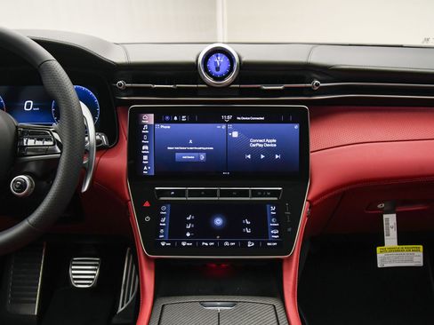 New 2025 Maserati Grecale Trofeo image 39