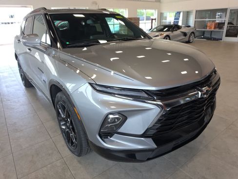 Used 2024 Chevrolet Blazer RS w/ Enhanced Convenience Package FWD image 5