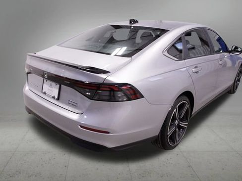 Used 2024 Honda Accord Sport image 6