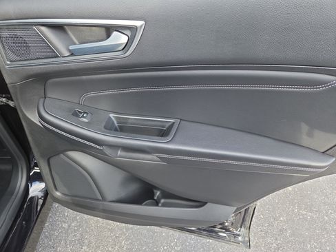 Used 2024 Ford Edge Titanium AWD/4WD image 19