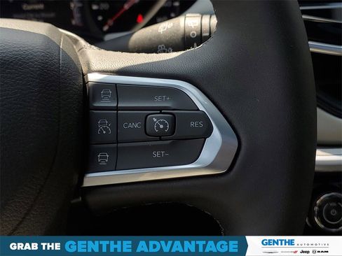 Used 2025 Jeep Compass Limited w/ Sun & Sound Group image 18