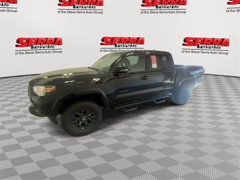 Used 2023 Toyota Tacoma SR5 w/ Technology Package image 7