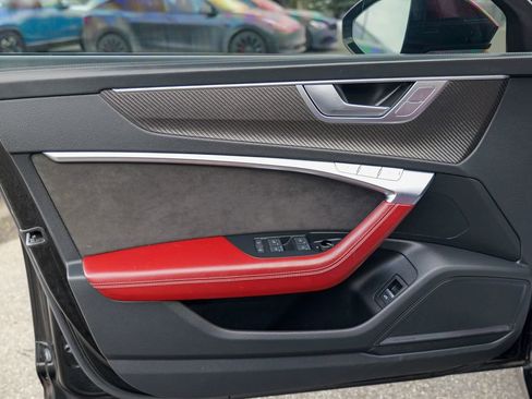 Used 2021 Audi S6 Prestige w/ Prestige Package image 17