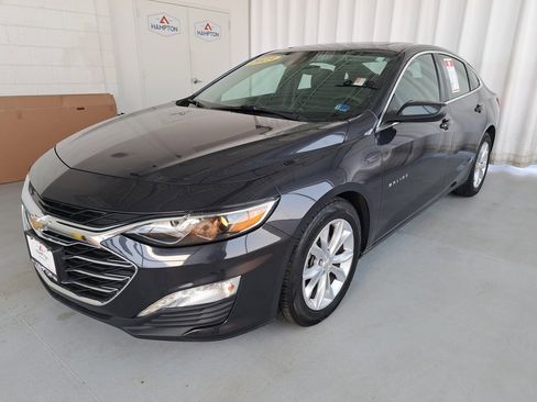 Used 2023 Chevrolet Malibu LT image 2