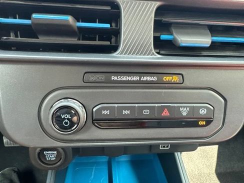 Used 2025 Ford Maverick XLT w/ XLT Luxury Package AWD/4WD image 21