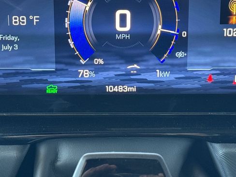 Used 2025 Chevrolet Silverado EV RST AWD/4WD image 36