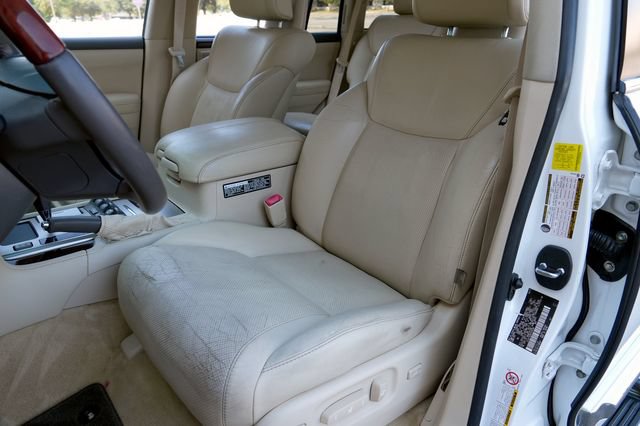 Used 2013 Lexus LX 570 4WD w/ Luxury Pkg w/Pre-crash image 14