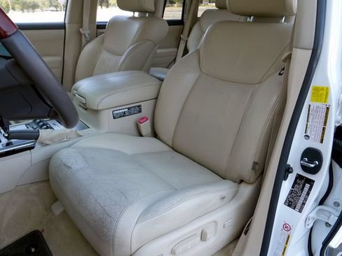 Used 2013 Lexus LX 570 4WD w/ Luxury Pkg w/Pre-crash image 14