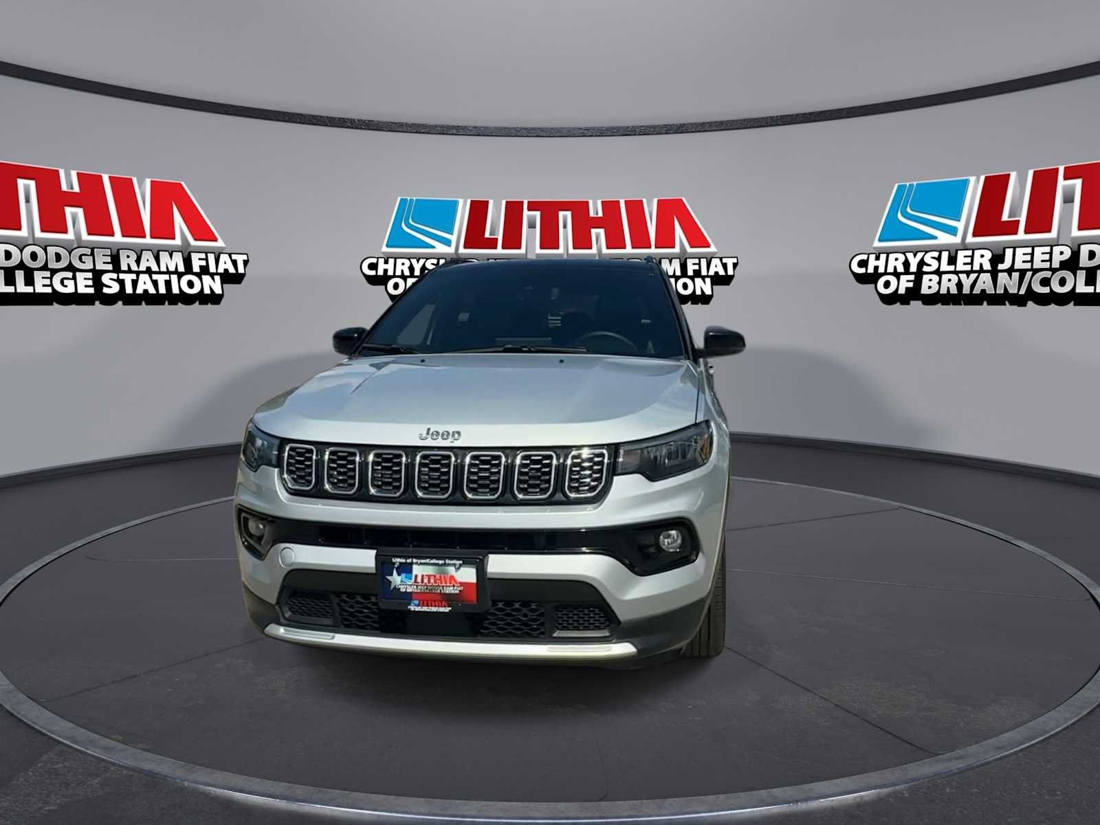 Used 2025 Jeep Compass Limited AWD/4WD image 3