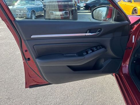 Used 2021 Nissan Altima 2.5 SV w/ SV Premium Package image 25