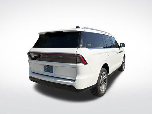 Used 2026 Lincoln Navigator Reserve AWD/4WD image 5