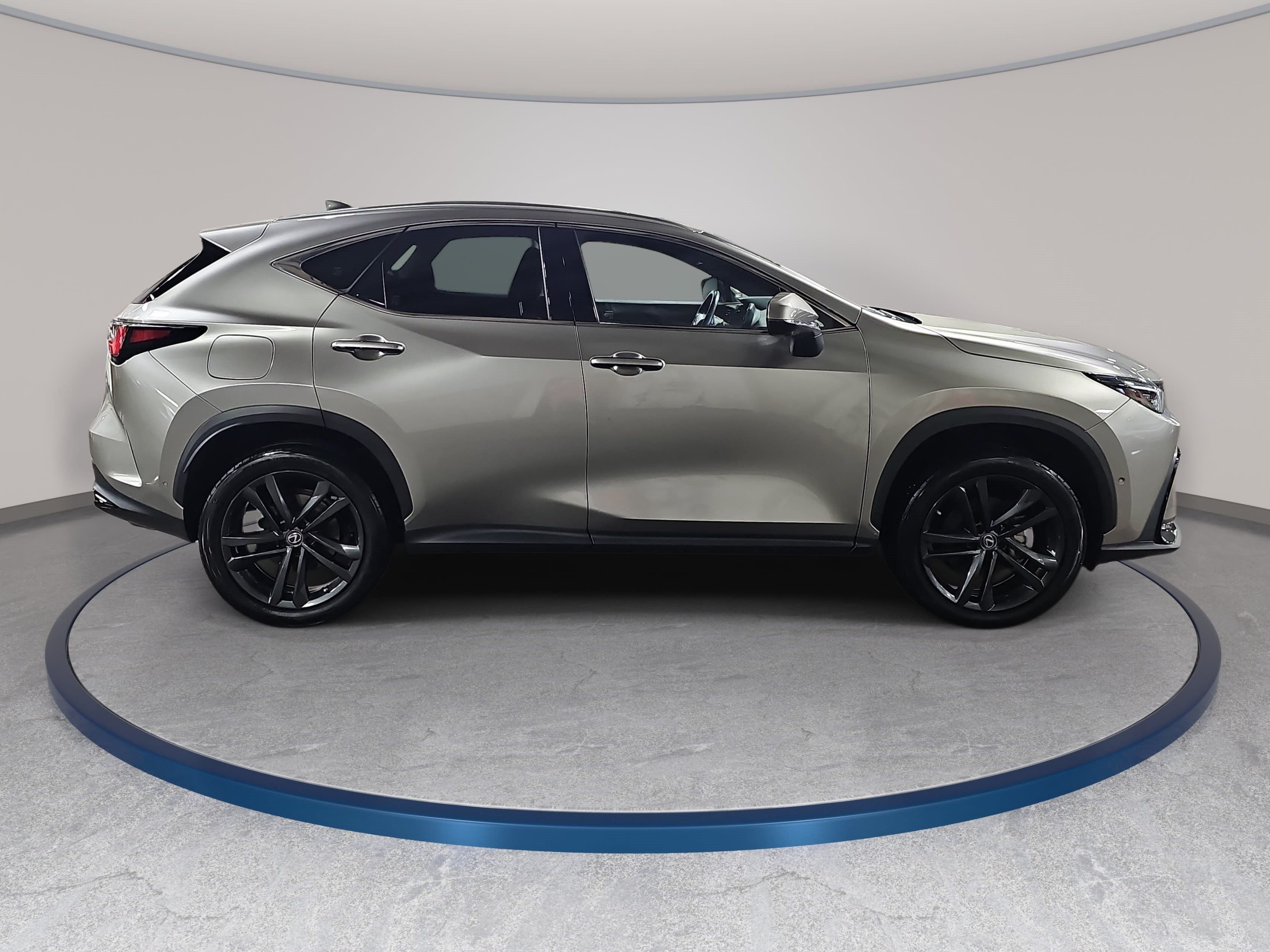 Used 2022 Lexus NX 450h+ AWD w/ Vision Package image 4