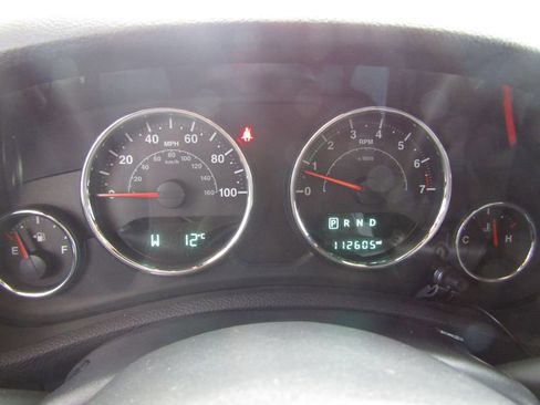 Used 2018 Jeep Wrangler Unlimited Sahara image 19