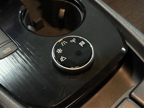 Used 2021 Nissan Rogue SV image 32