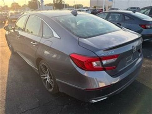 Used 2021 Honda Accord Touring image 3