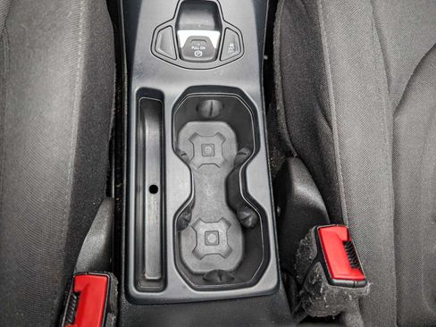 Used 2019 Jeep Renegade Latitude w/ Cold Weather Group AWD/4WD image 28