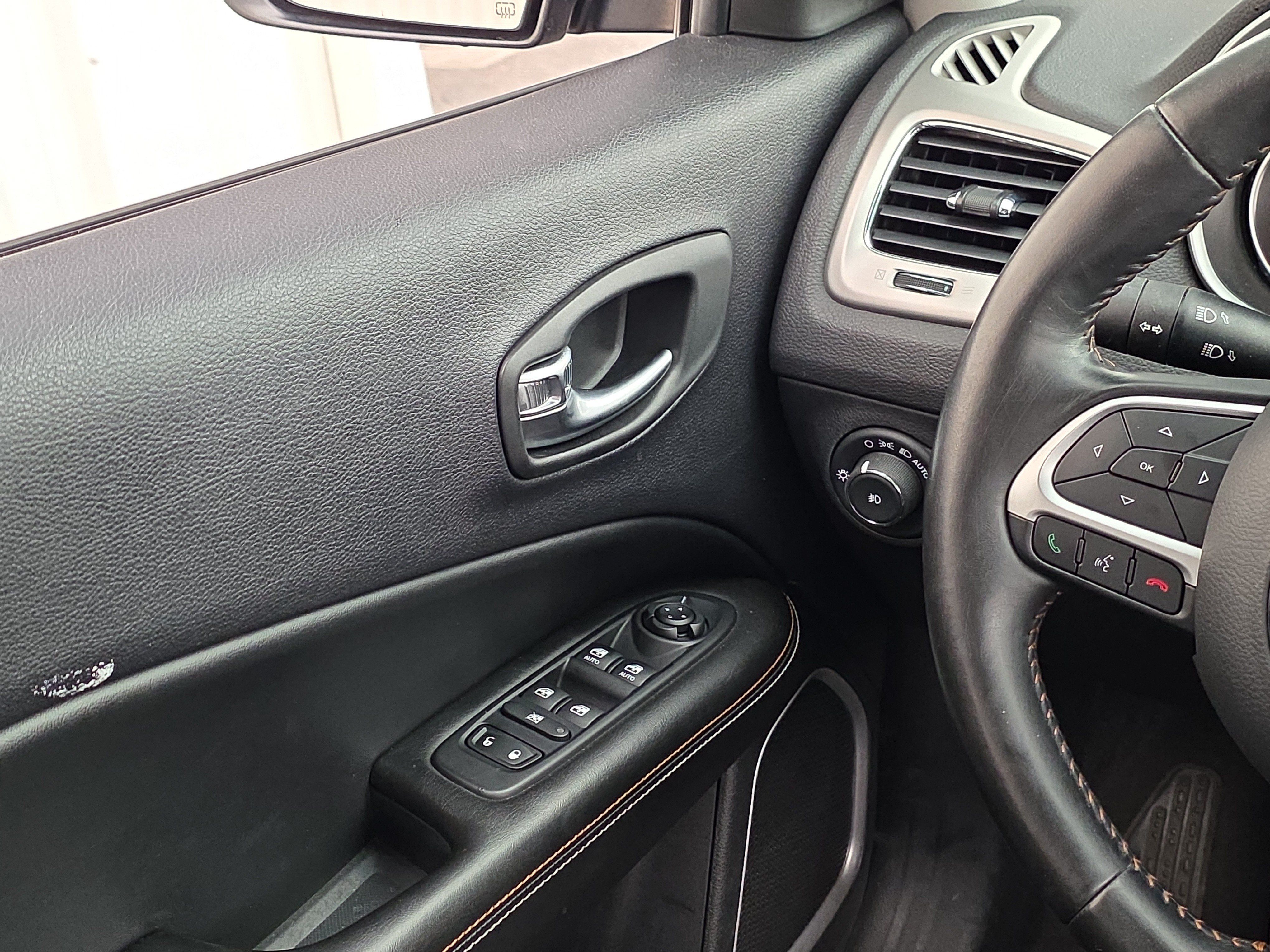 Used 2019 Jeep Compass Latitude w/ Popular Equipment Group FWD image 21
