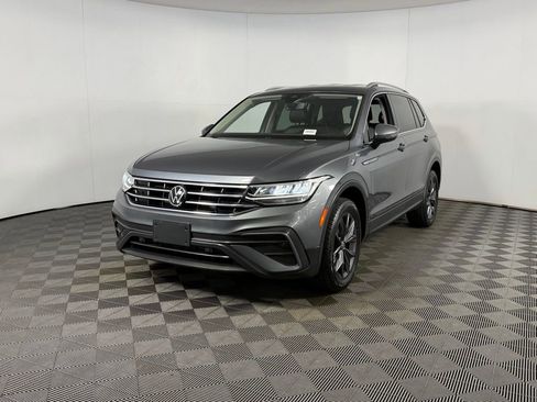 Used 2022 Volkswagen Tiguan SE image 4