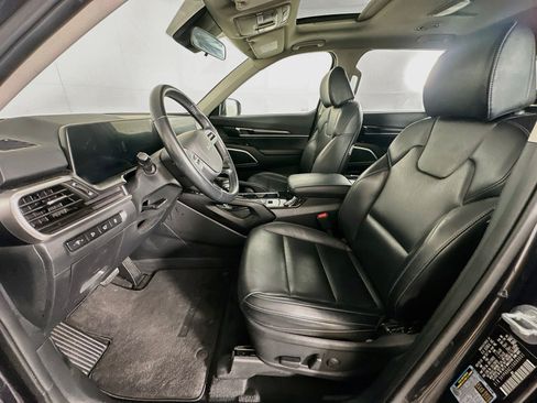 Used 2025 Kia Telluride S AWD/4WD image 13