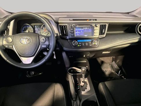 Used 2018 Toyota RAV4 XLE AWD/4WD image 16