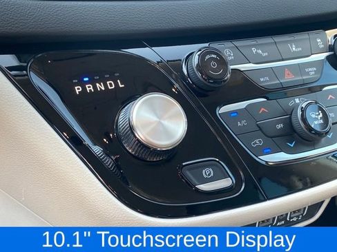 Used 2024 Chrysler Pacifica Touring-L image 13
