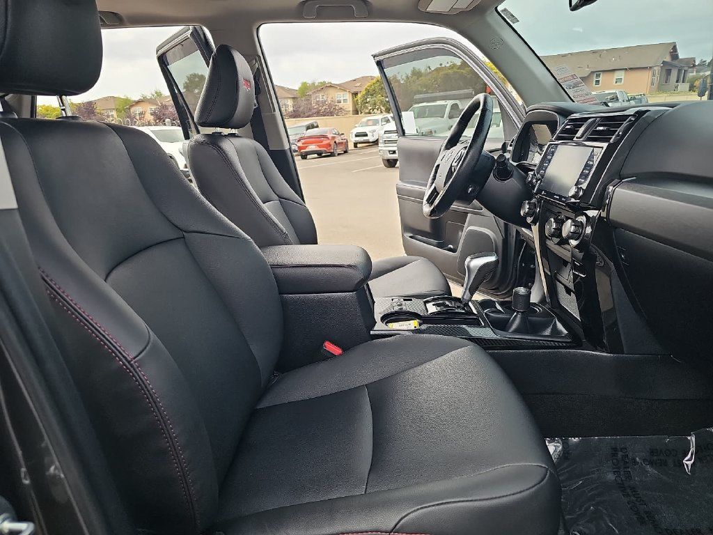 Used 2023 Toyota 4Runner TRD Off-Road Premium w/ Off Road Premium Plus Package AWD/4WD image 10