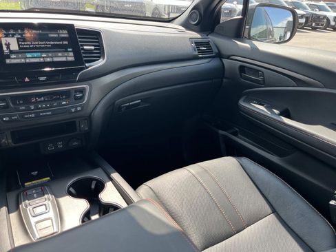 Used 2024 Honda Passport TrailSport image 16