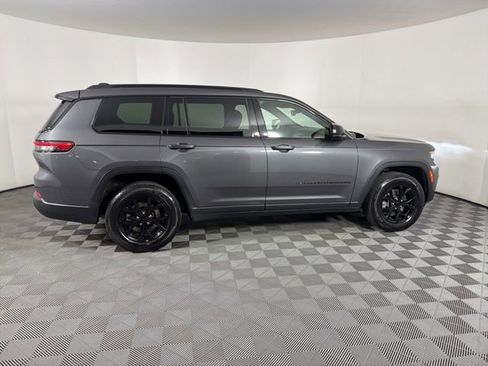 Used 2024 Jeep Grand Cherokee L Laredo AWD/4WD image 7