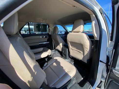 Used 2022 Ford Explorer XLT w/ Equipment Group 202A image 25