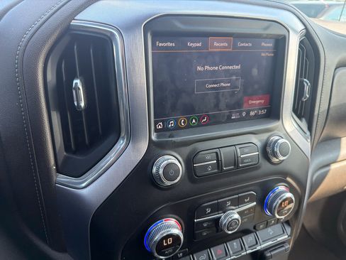 Used 2019 GMC Sierra 1500 SLT w/ SLT Premium Plus Package AWD/4WD image 9