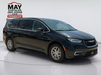 Used 2024 Chrysler Pacifica Touring-L FWD video 1