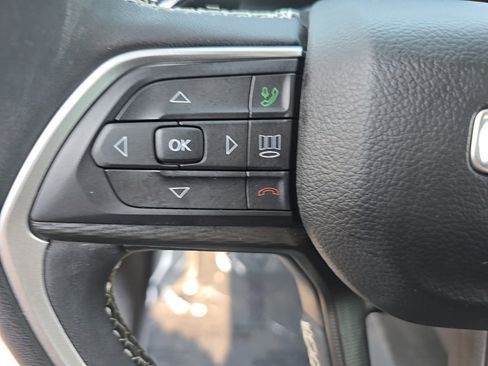 Certified 2025 Jeep Grand Cherokee Laredo X image 24