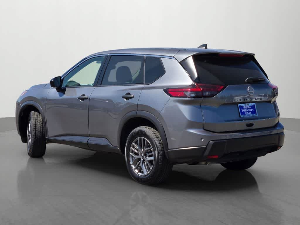 Used 2024 Nissan Rogue S FWD image 4